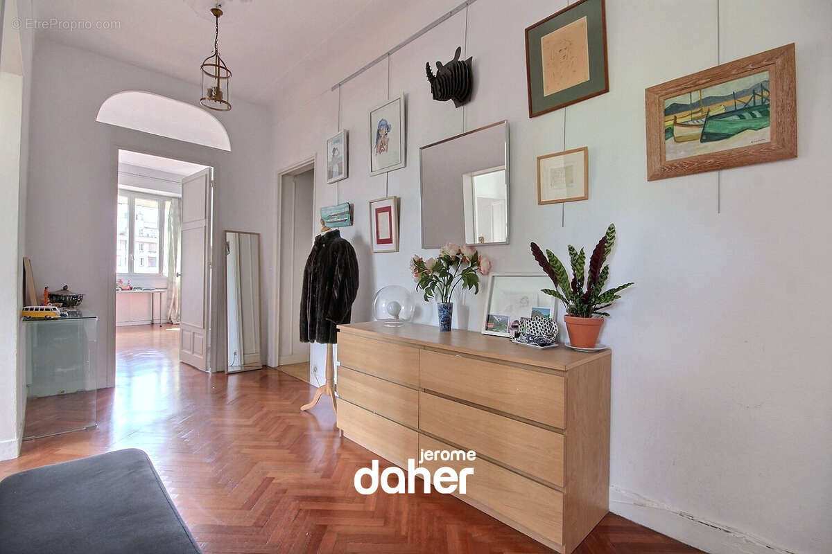 Appartement à MARSEILLE-8E