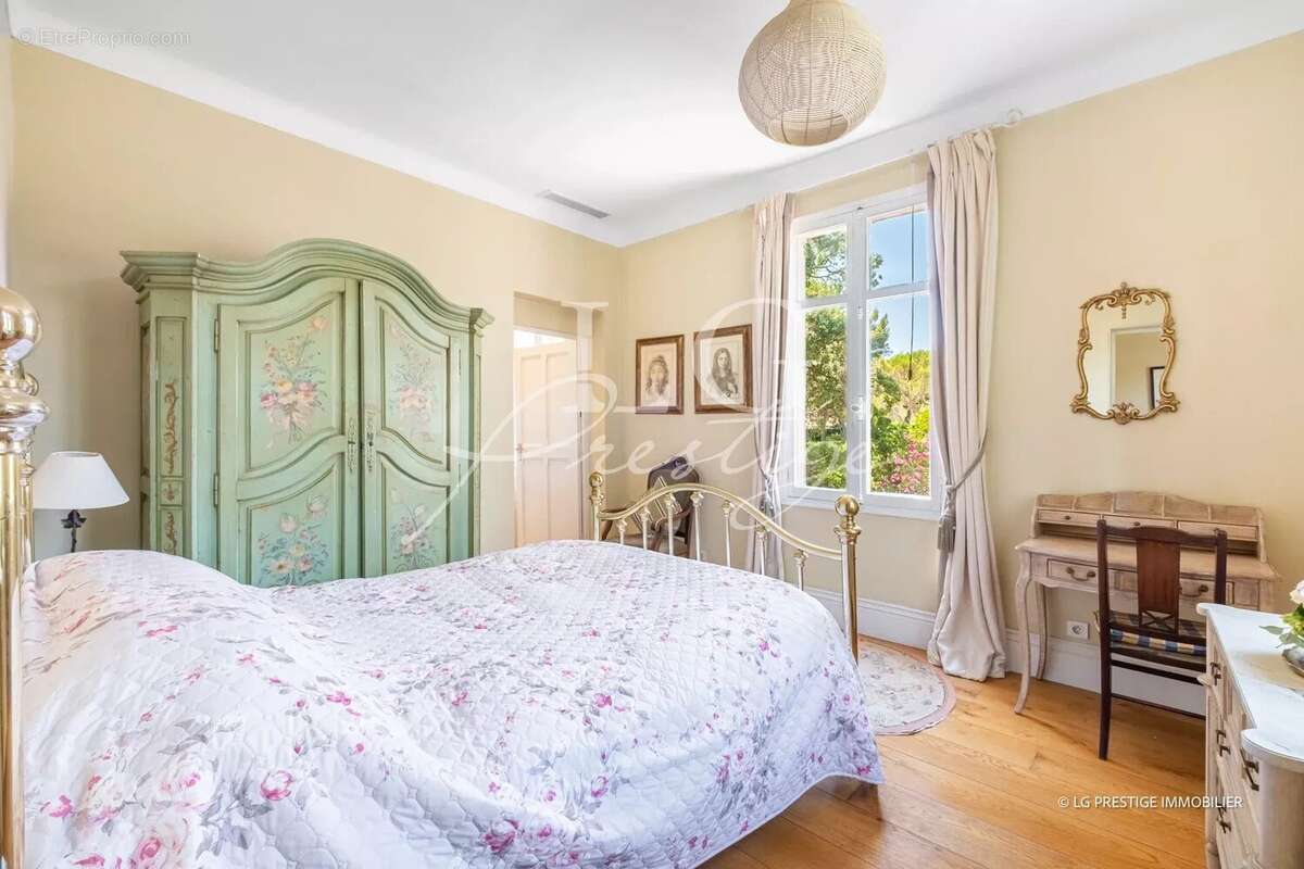 Maison à MANDELIEU-LA-NAPOULE