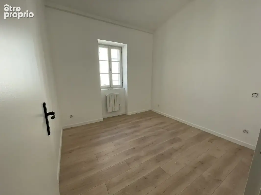 Duplex rénové - 71 m2 - 3 chambres - Nansouty/Victoire - photo 6