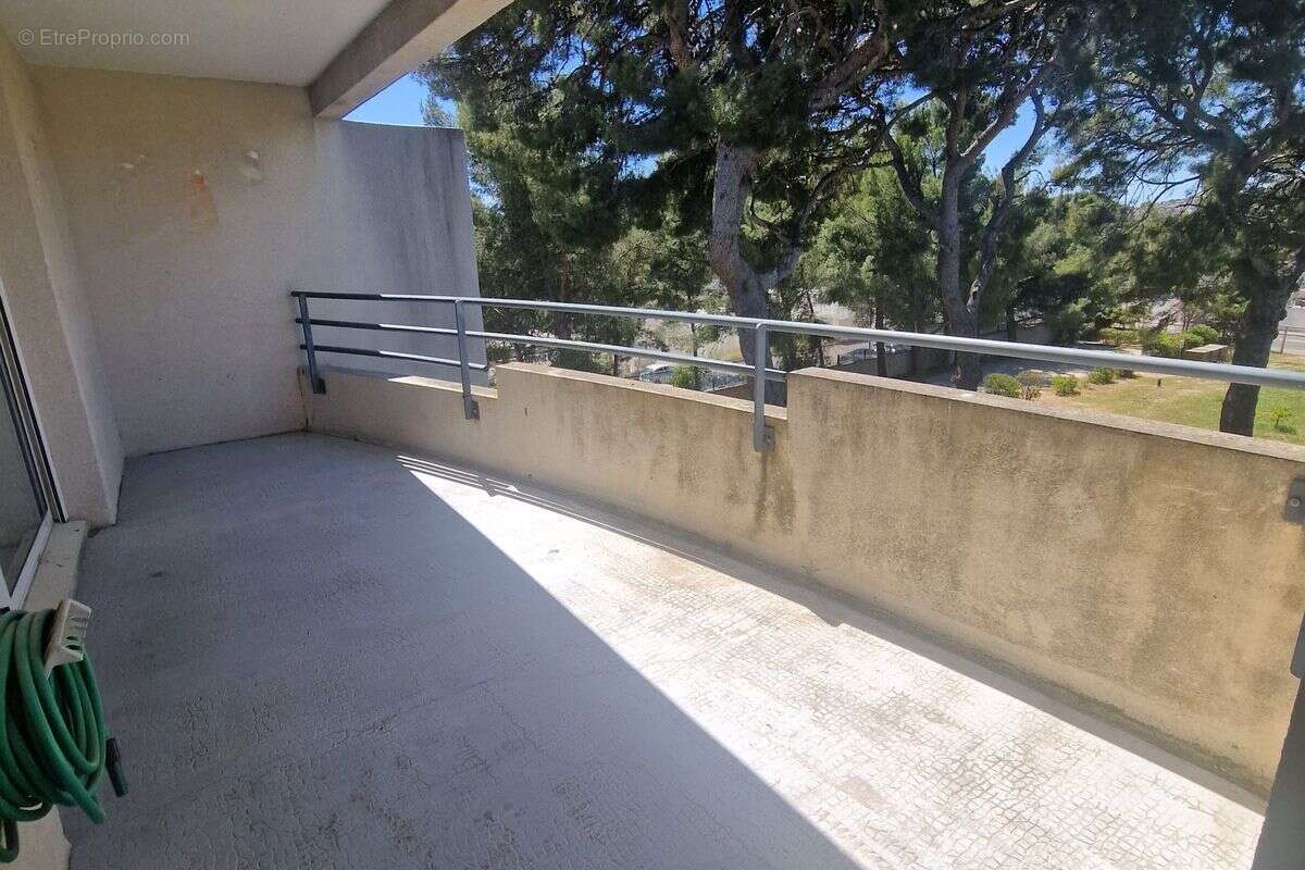E3477C027L Très bon rapport qualité prix T3 de 69m² avec terrasse de 14m² en 3ième et dernier étage - photo 2