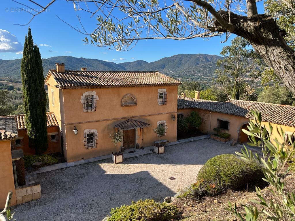 Maison à PLAN-DE-LA-TOUR