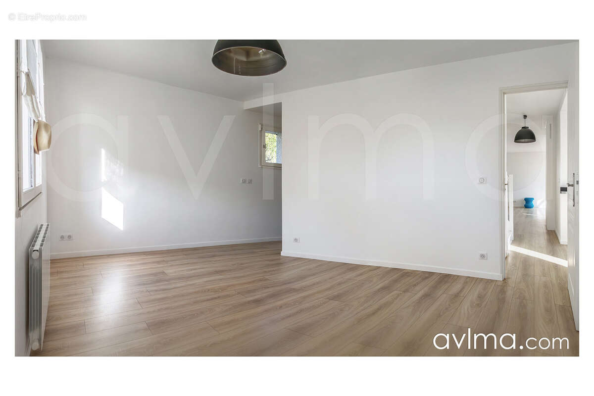 Maison à SAINT-NOM-LA-BRETECHE