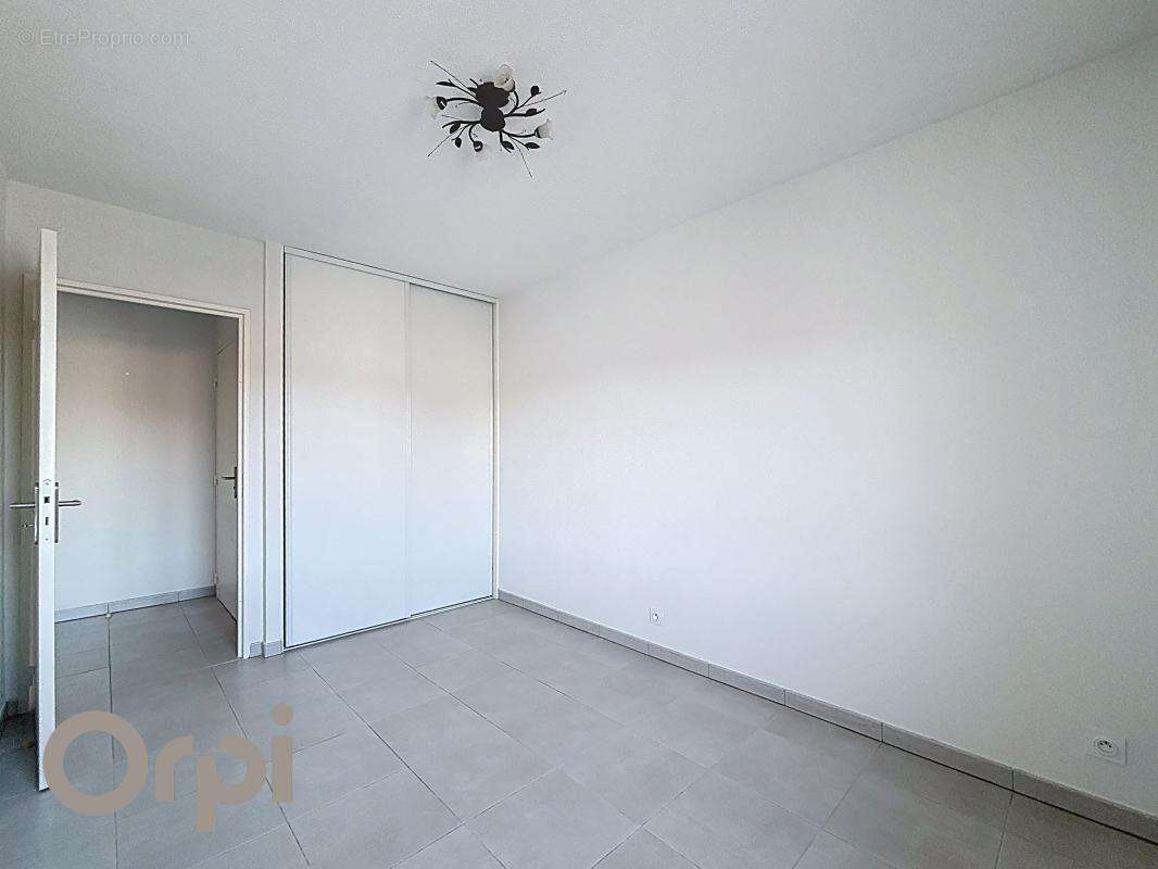Appartement à ROQUEBRUNE-SUR-ARGENS