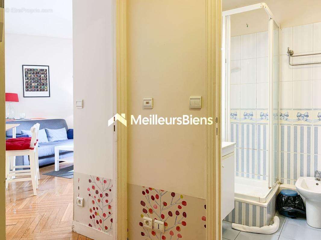 Appartement à PARIS-8E