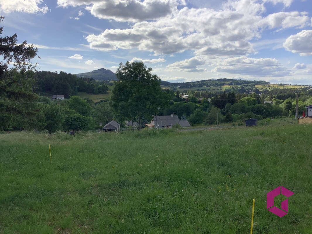 Terrain constructible d'environ 1300m2 avec vue sur le Lizieux - photo 3