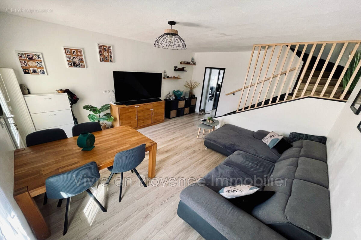 Maison à MORIERES-LES-AVIGNON