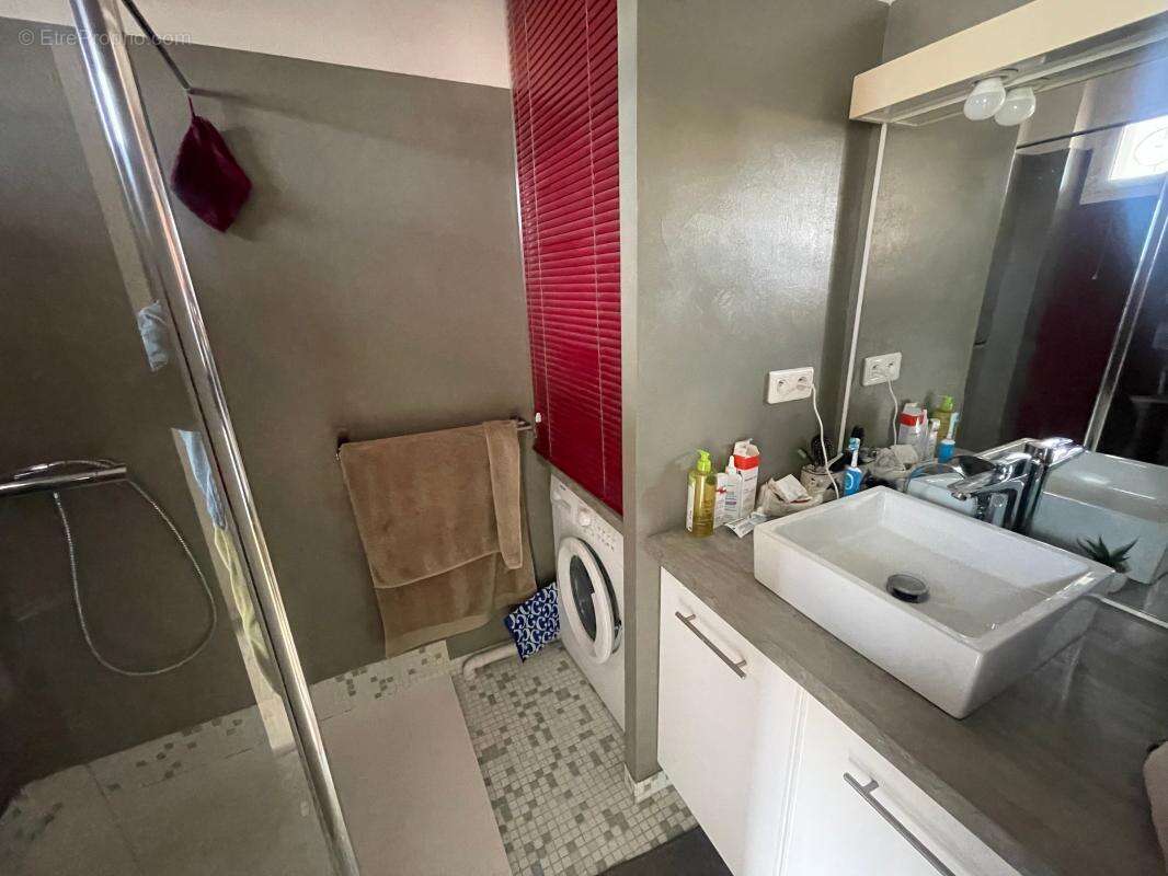 Appartement à SIX-FOURS-LES-PLAGES