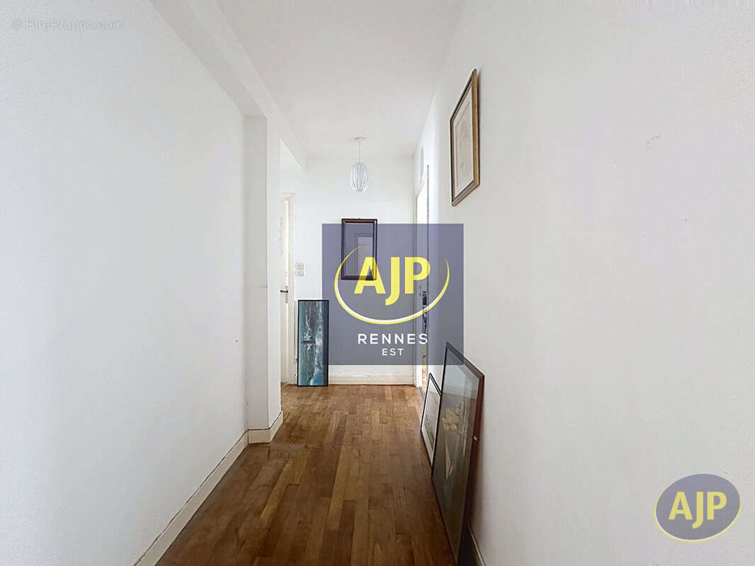 FAC DE DROIT - Appartement T3 de 67.53 m2 à rénover - photo 4