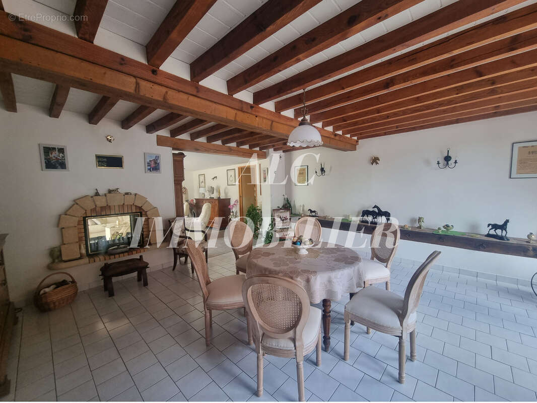 Maison à LE MELE-SUR-SARTHE