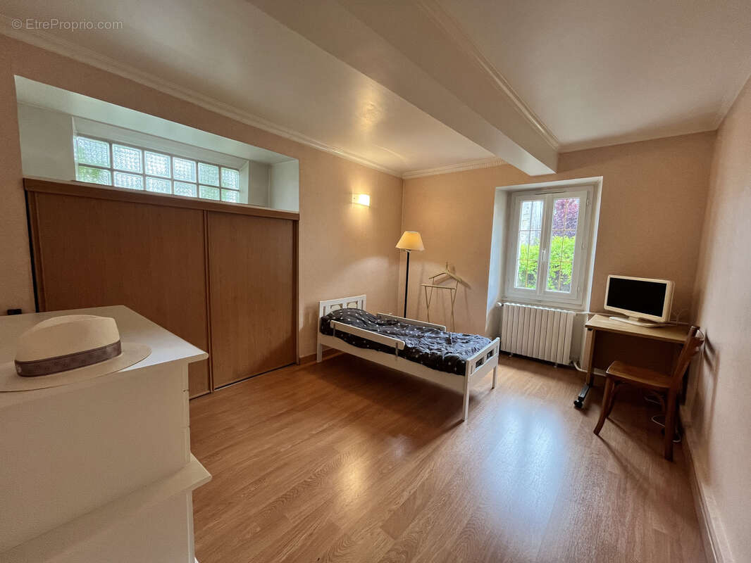 Maison à JOUY-LE-MOUTIER