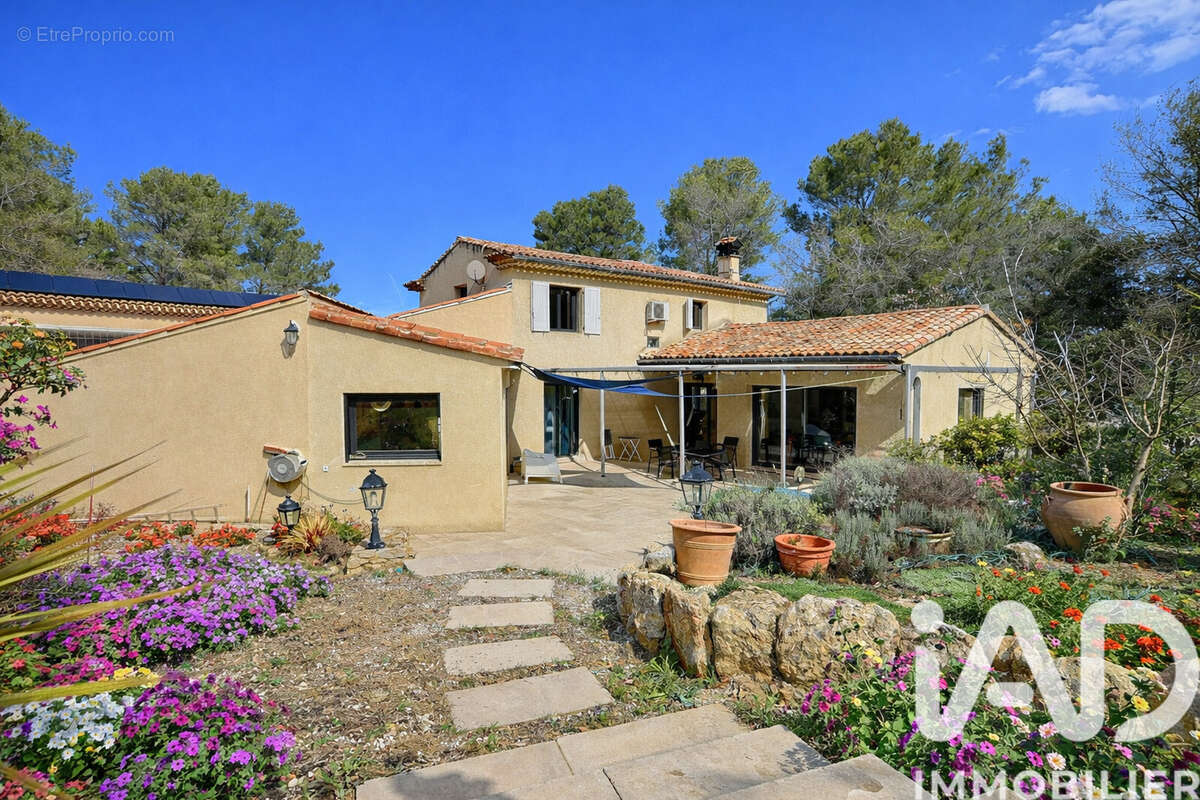 Photo 3 - Maison à PEYROLLES-EN-PROVENCE