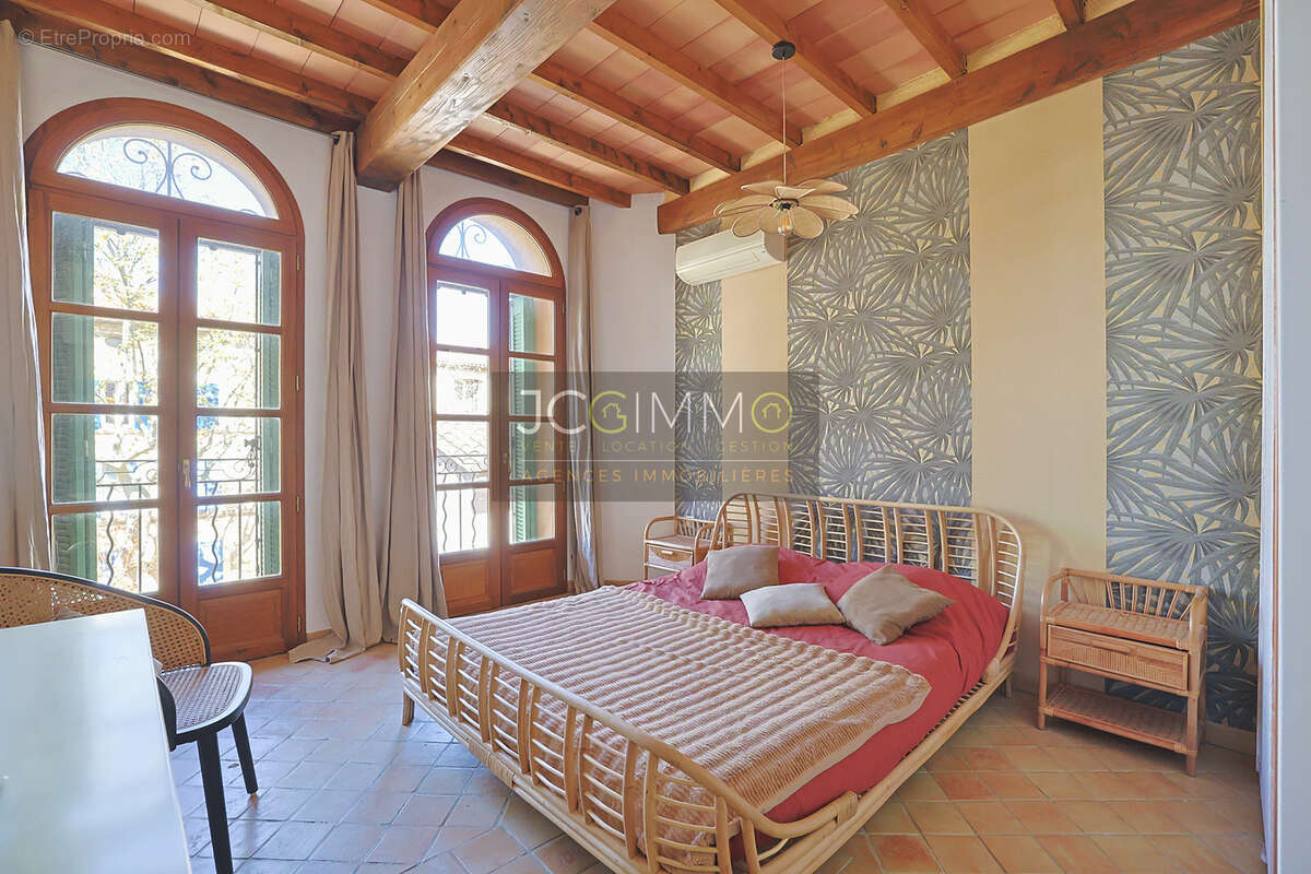 Bastide d’exception au cœur du village de puget-ville   charme, volumes & potentiel unique - photo 19