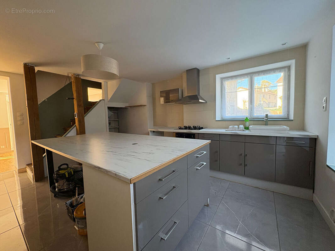 Maison à SAINT-JUNIEN