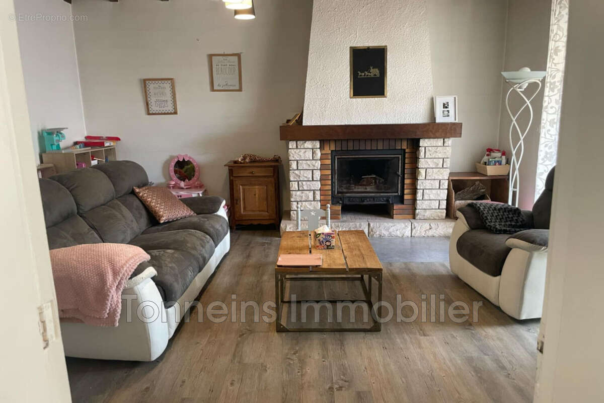 Maison à TOMBEBOEUF