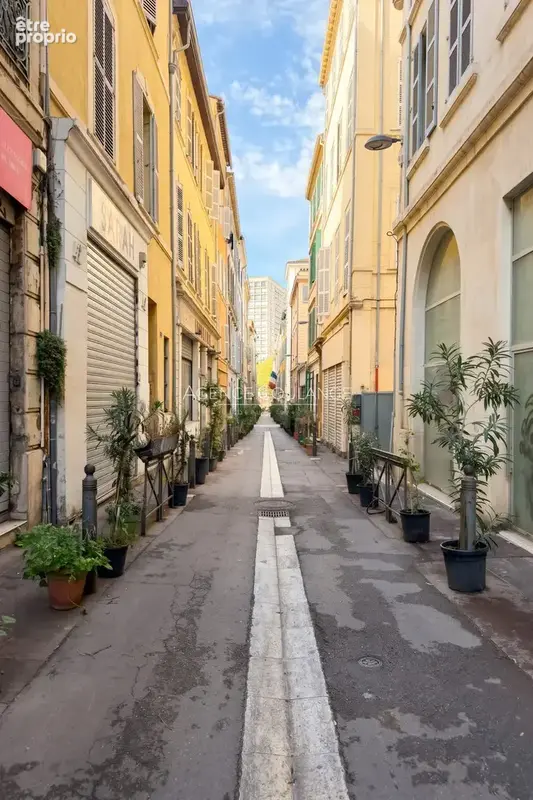 Appartement à MARSEILLE-1E