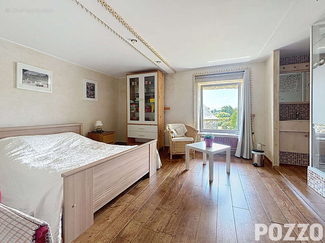 A Vendre - Marcilly - Maison 9 pièce(s) 255 m² - photo 12