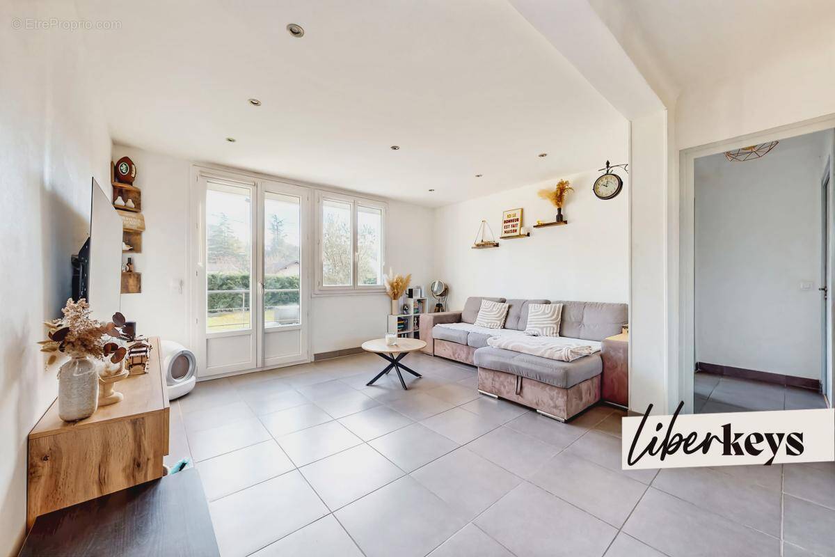 Appartement à SAINT-MAURICE-L'EXIL