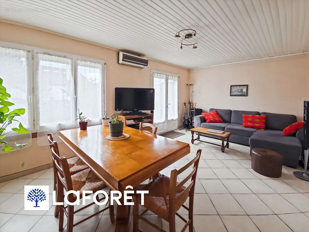 Maison à RIS-ORANGIS