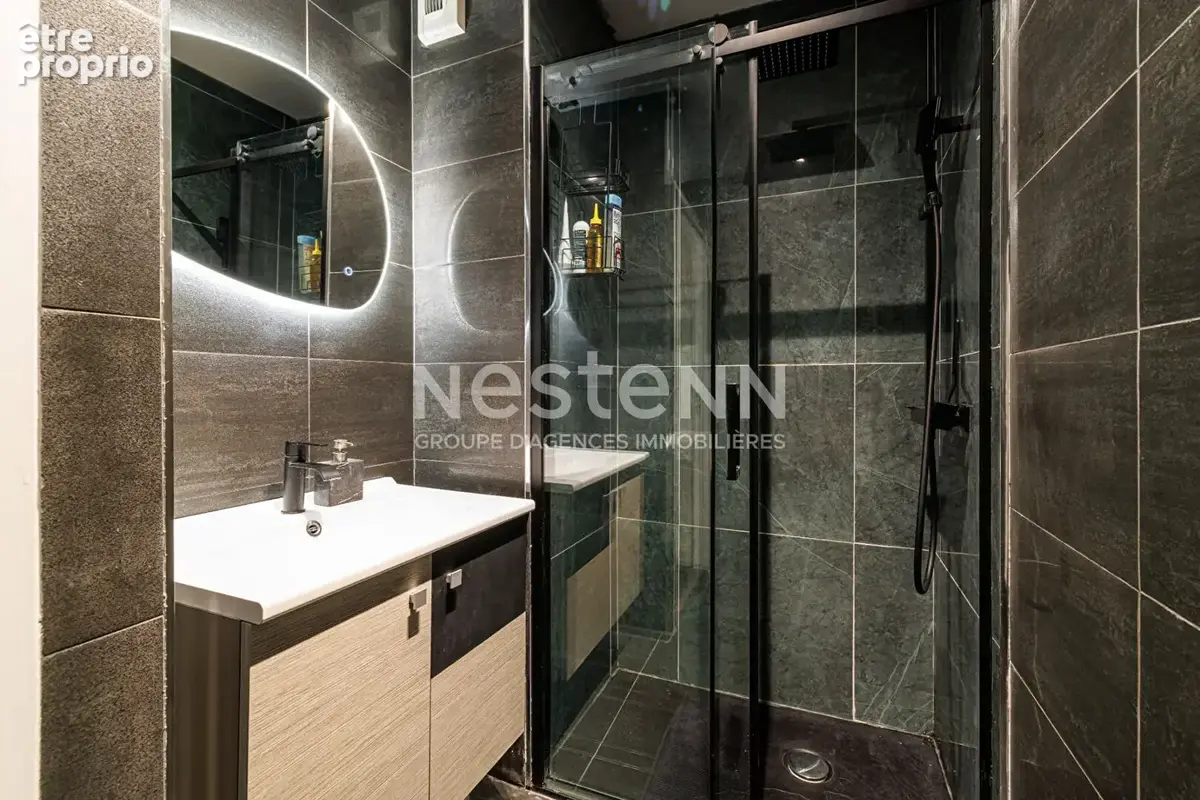 A vendre - 3 pieces - nice corniche fleurie - terrasse d'angle 22 m² - dernier étage - piscine & parc privé - parking privatif e - photo 12