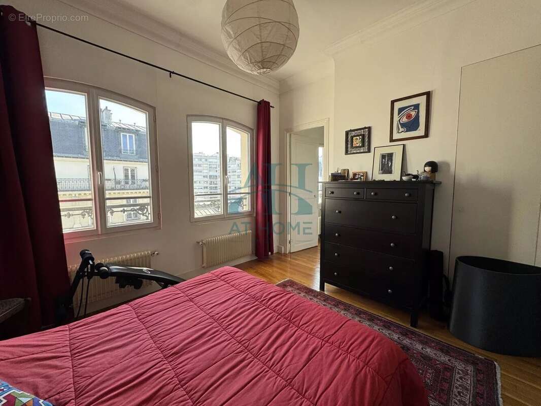 Appartement à PARIS-10E