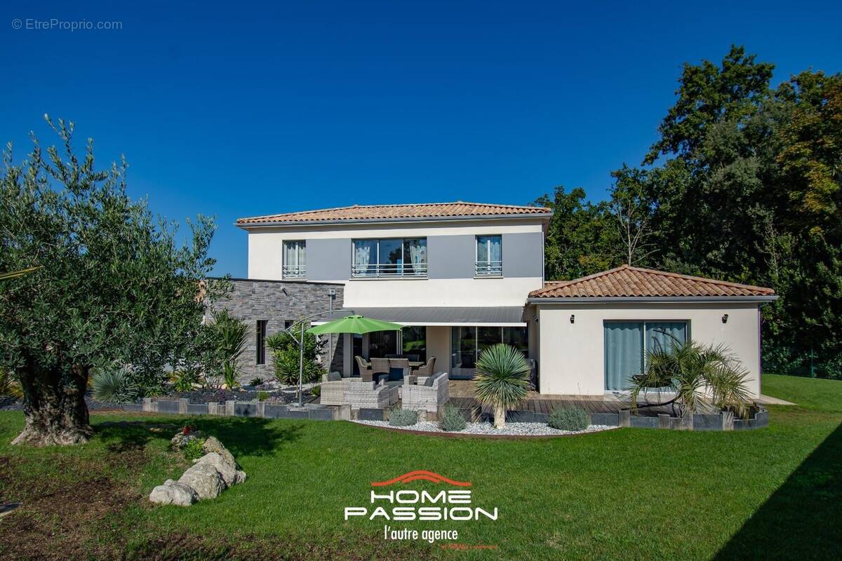 Maison à LES MATHES