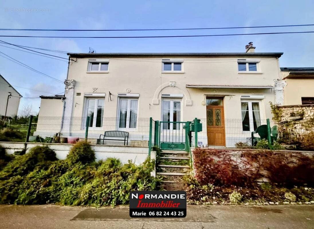 Maison à LILLEBONNE