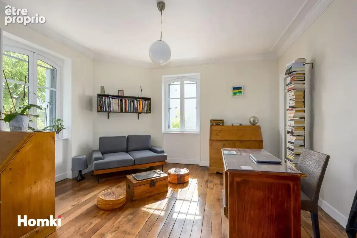 Appartement T5 de 100 m² à Versailles 78000, Rue Jean de la Bruyère - photo 5