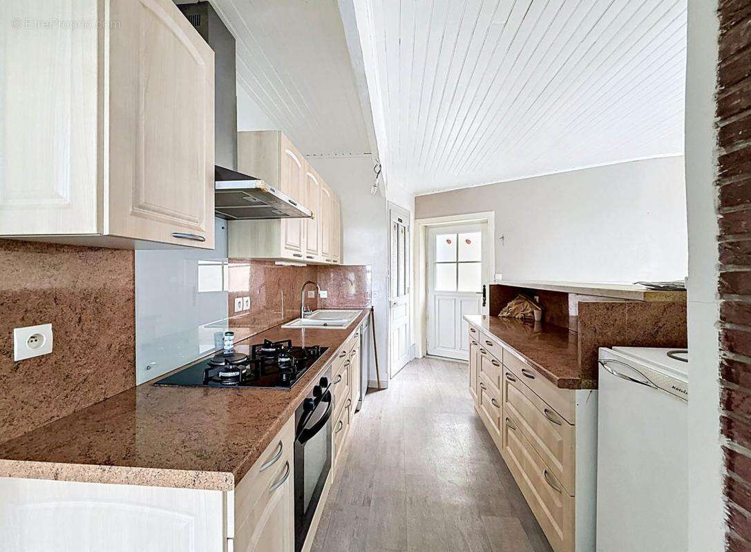 Maison 94 m² à Valfleury  - photo 4