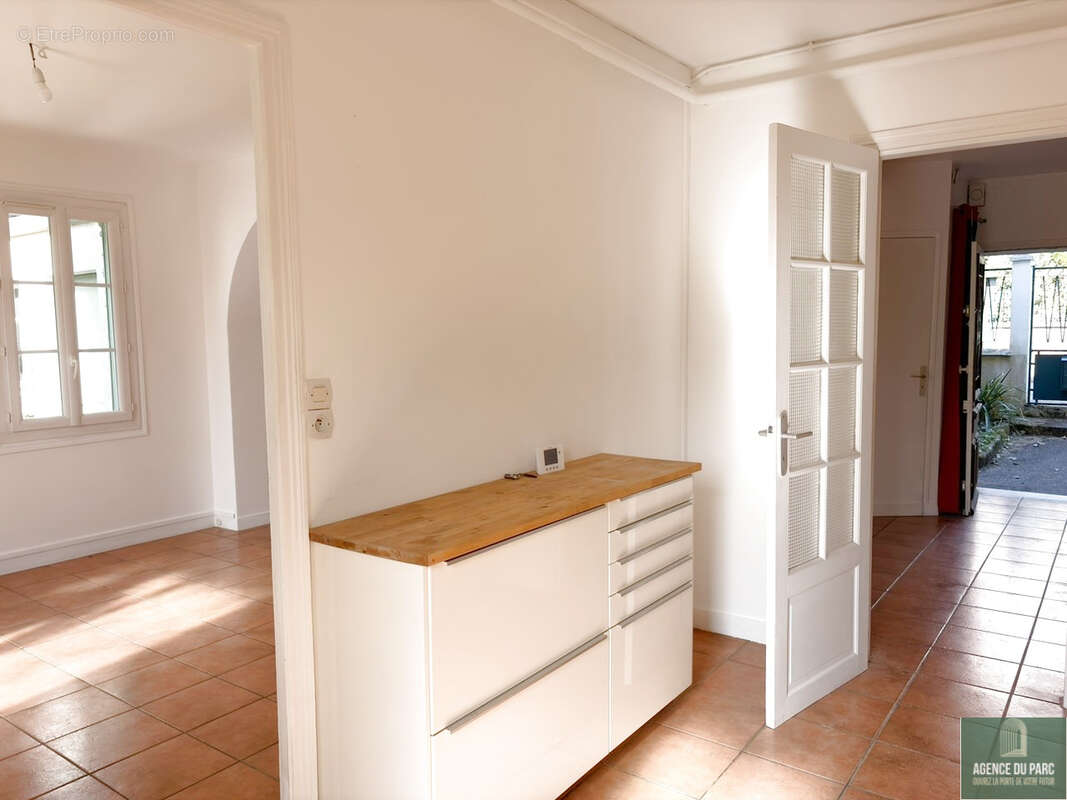 Maison à VILLE-D'AVRAY