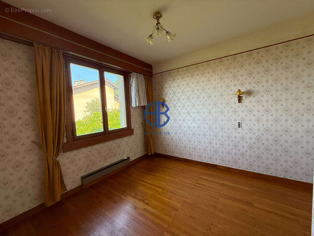 Maison de caractère avec vue imprenable et terrain à La Côte-Saint-André - photo 9