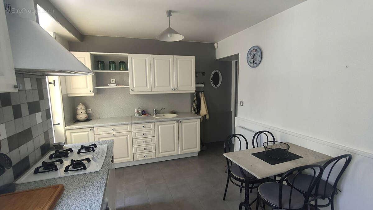 Maison à COULANGES-SUR-YONNE