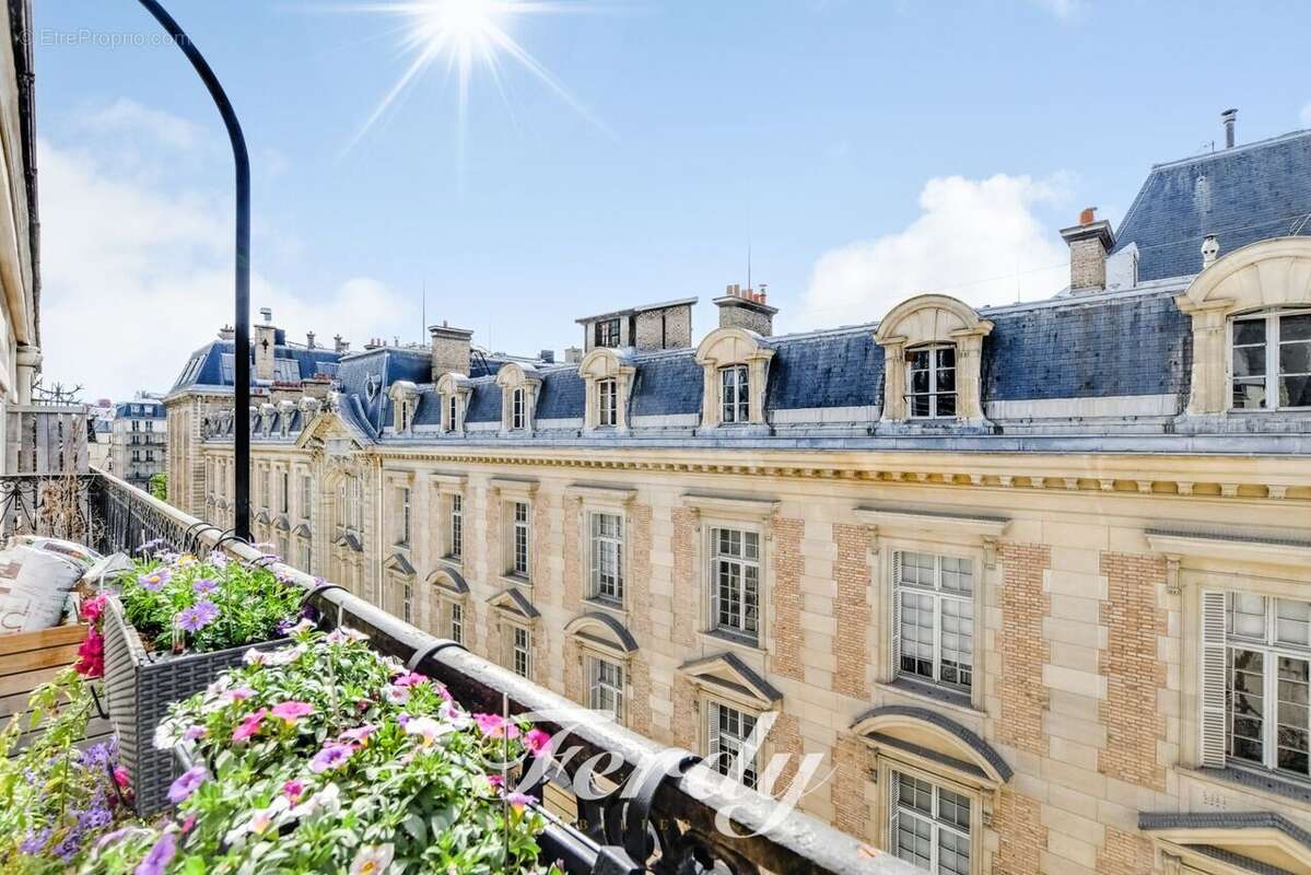 Appartement à PARIS-3E