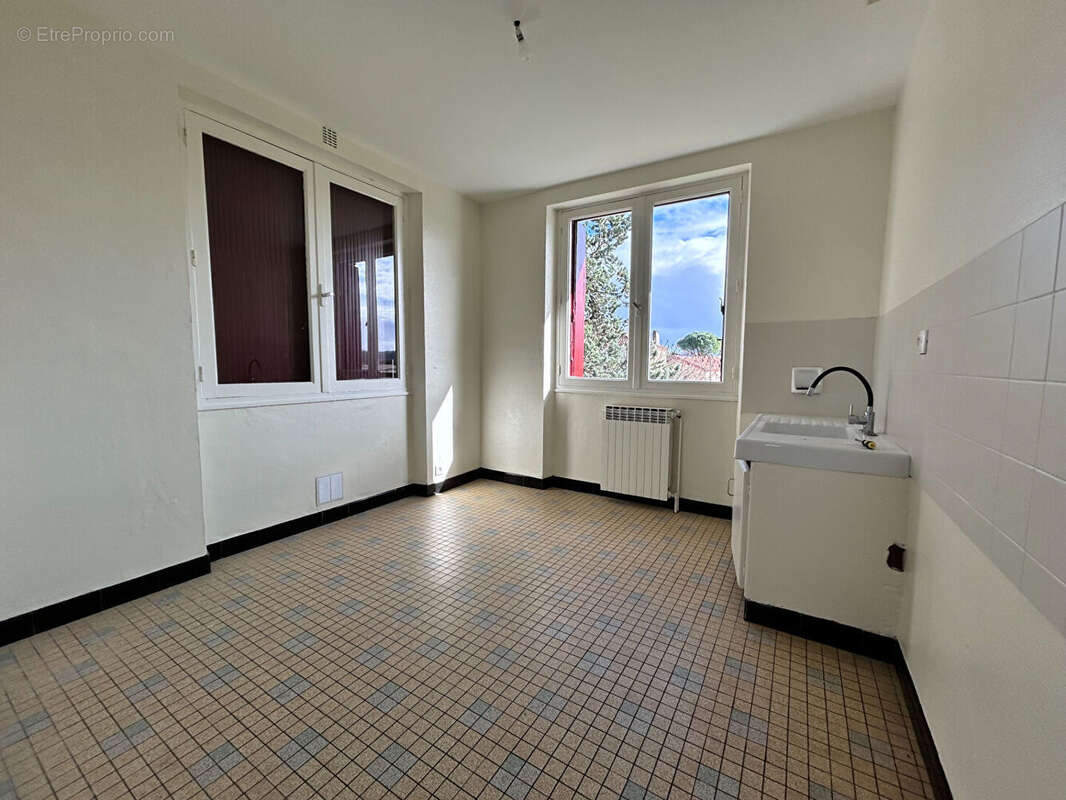 Maison à LA SAUVETAT-SUR-LEDE