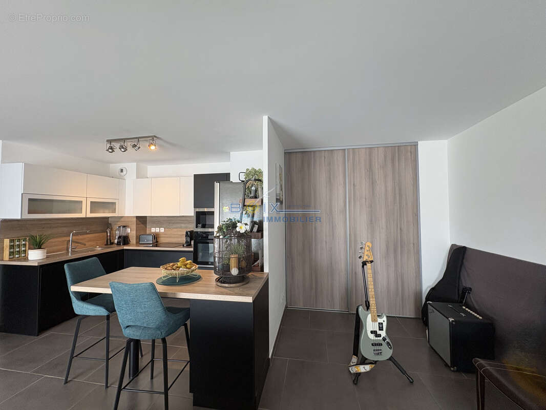 Bel appartement T3 SH 83M2 M2 dernier étage  avec terrasse  et parking - photo 5