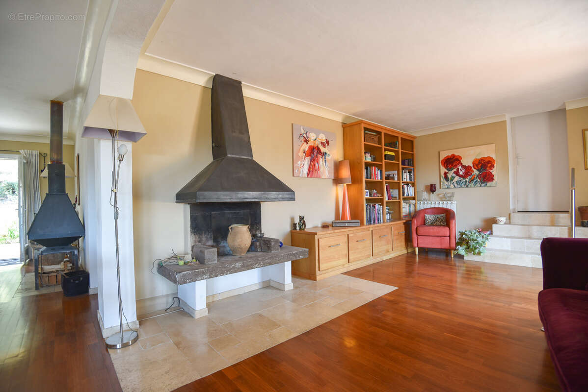 Maison à VILLECROZE