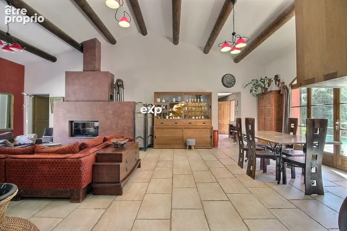 Maison 8 pièces 245 m² à vendre à Taillades (84300) - photo 9
