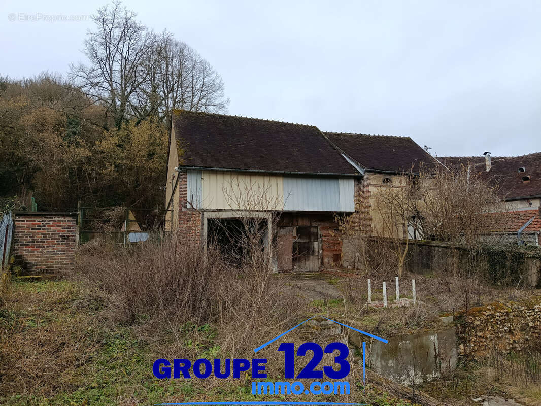Maison à LA FERTE-LOUPIERE
