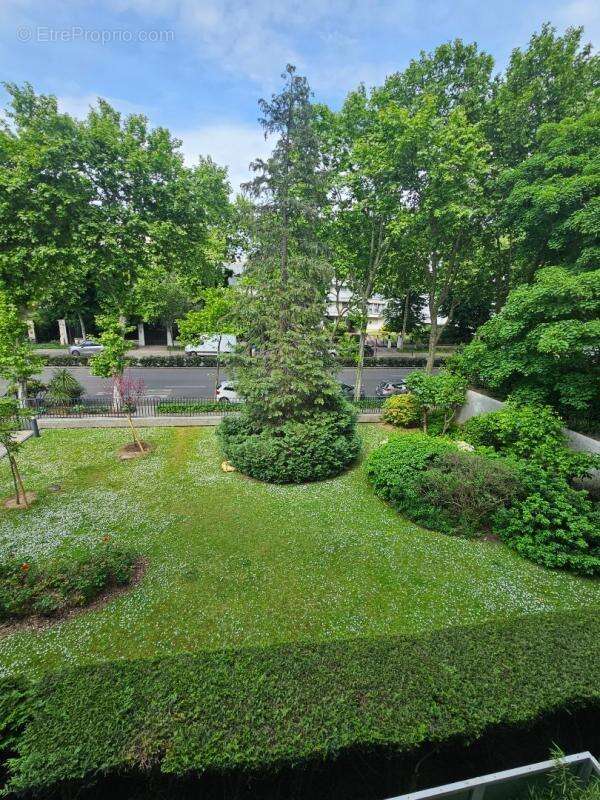 Appartement à NEUILLY-SUR-SEINE