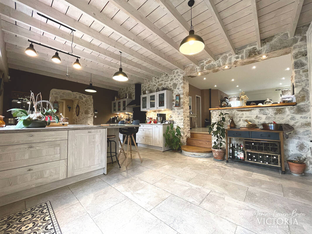 Maison à FIGANIERES