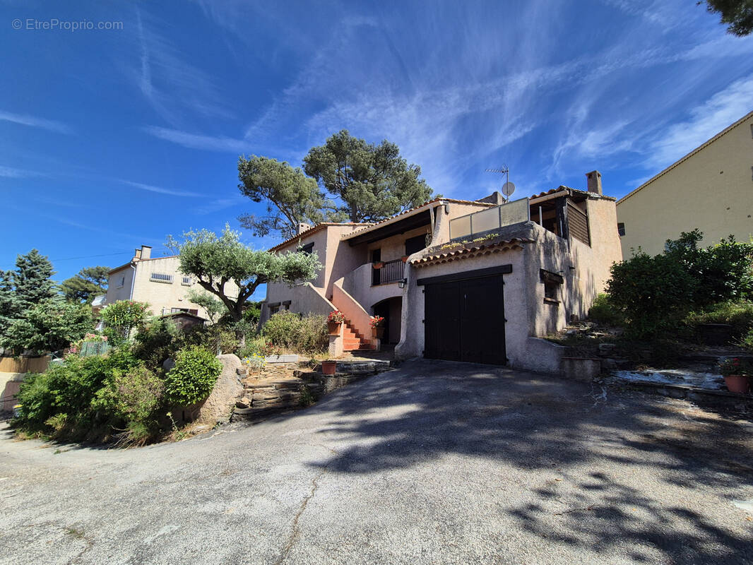 Maison à HYERES