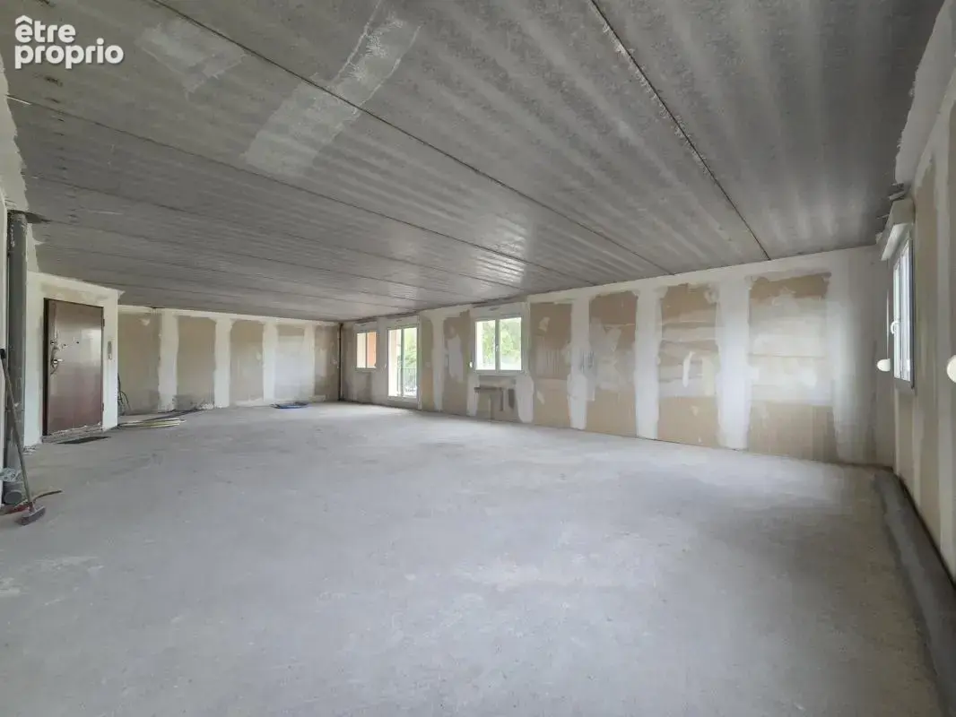 Plateau de 85 m² à aménager – Morsbach – 1er étage avec ascenseur - photo 2