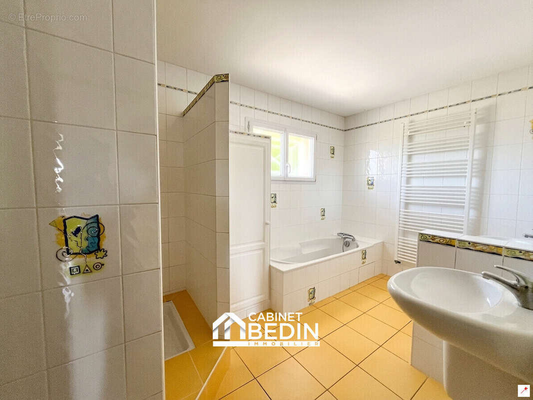 Maison 130 m² à Le Taillan-Medoc  - photo 7