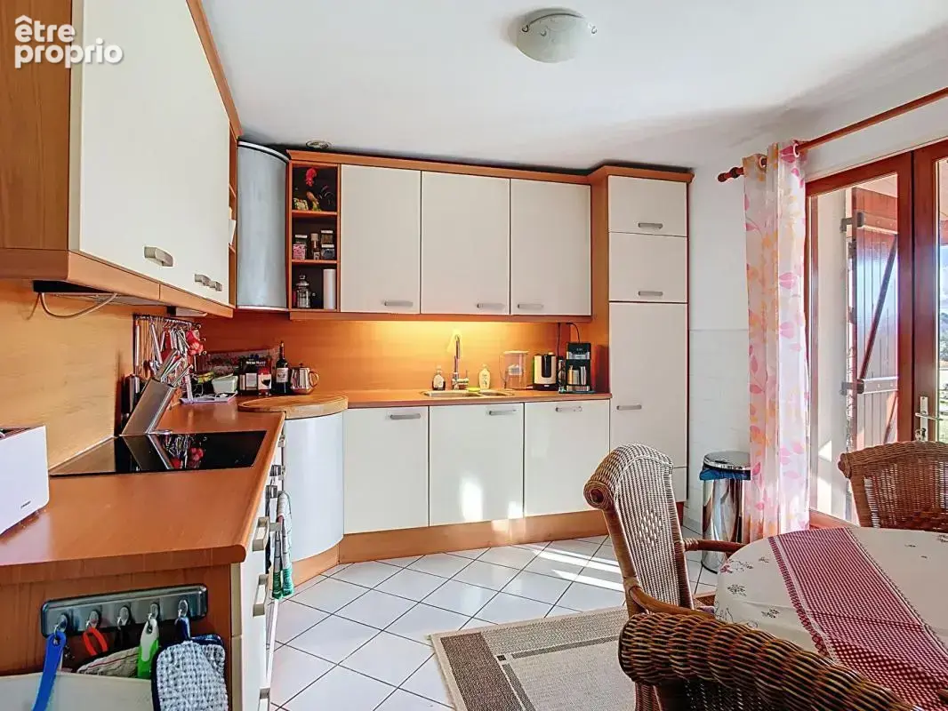 Maison de plain-pied avec piscine et garage - photo 4