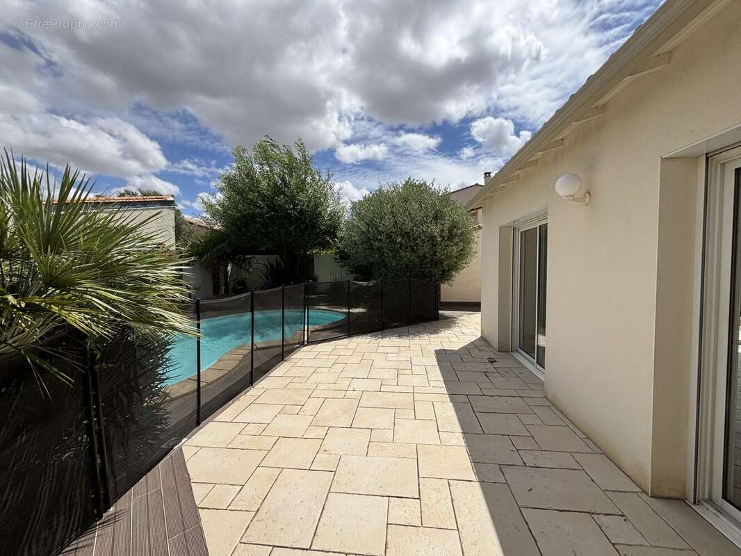 Maison 135 m² à Chauray  - photo 4