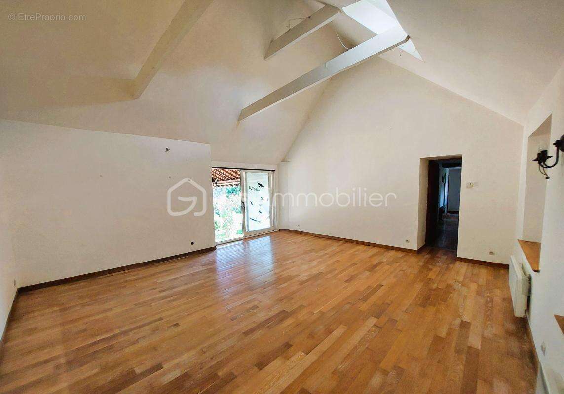 Maison à FRESNOY-LA-RIVIERE