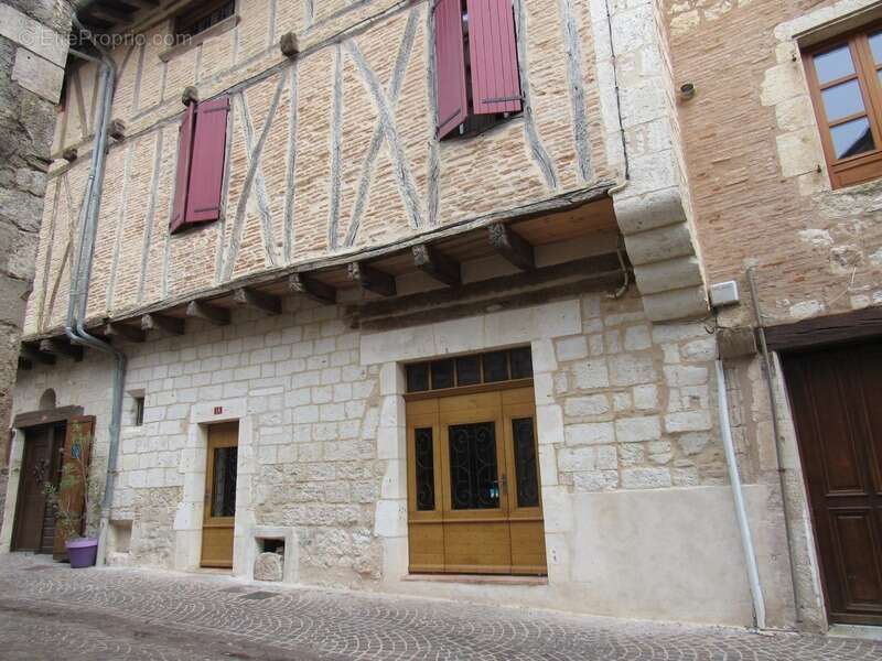 Maison à CASTELNAU-DE-MONTMIRAL