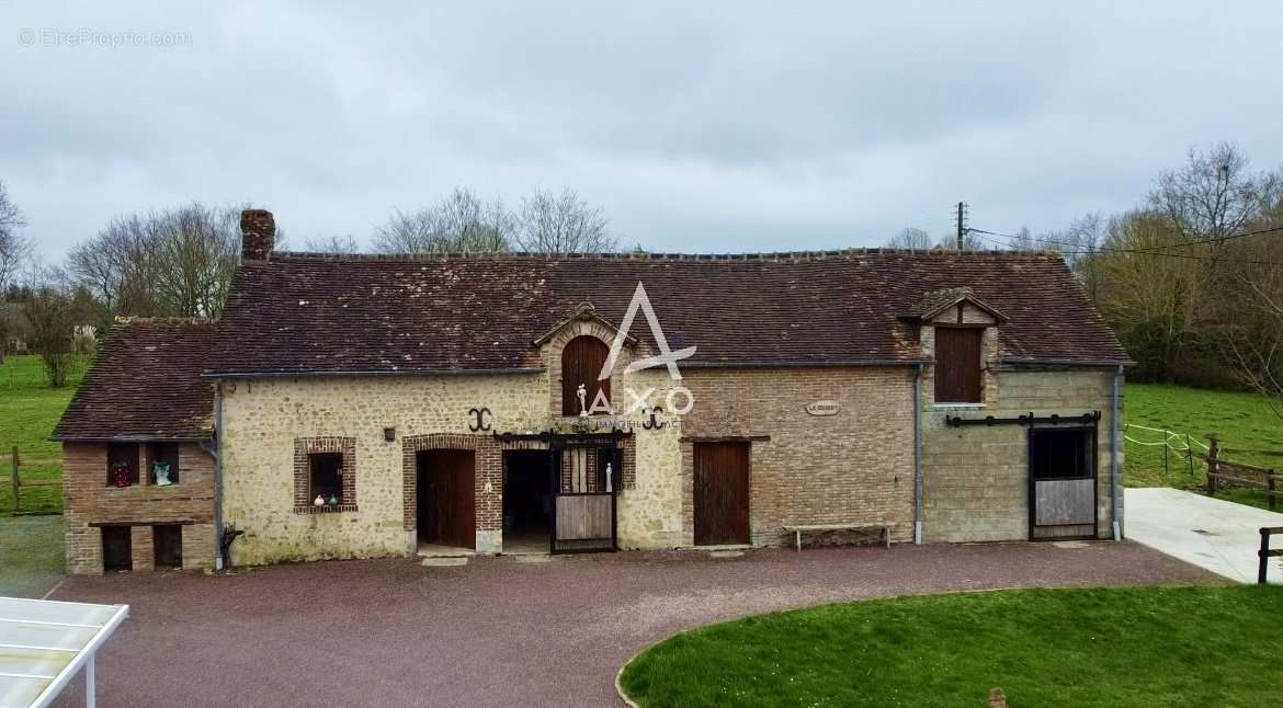 Maison à LE MELE-SUR-SARTHE