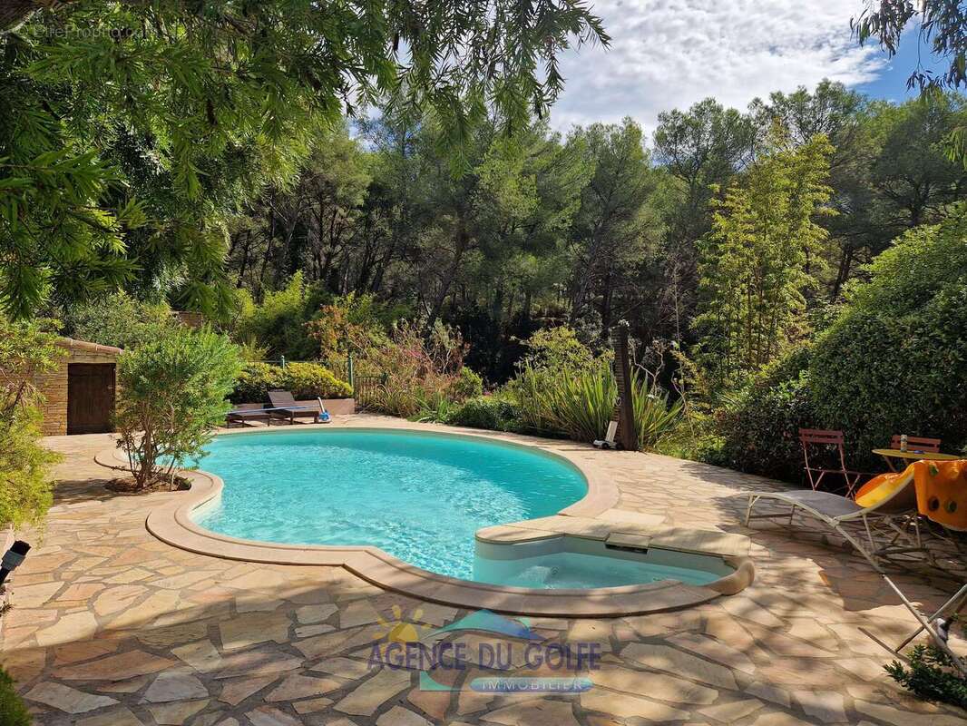 Propriété avec villa et plusieurs gîtes sur 3310 m² de terrain - photo 2