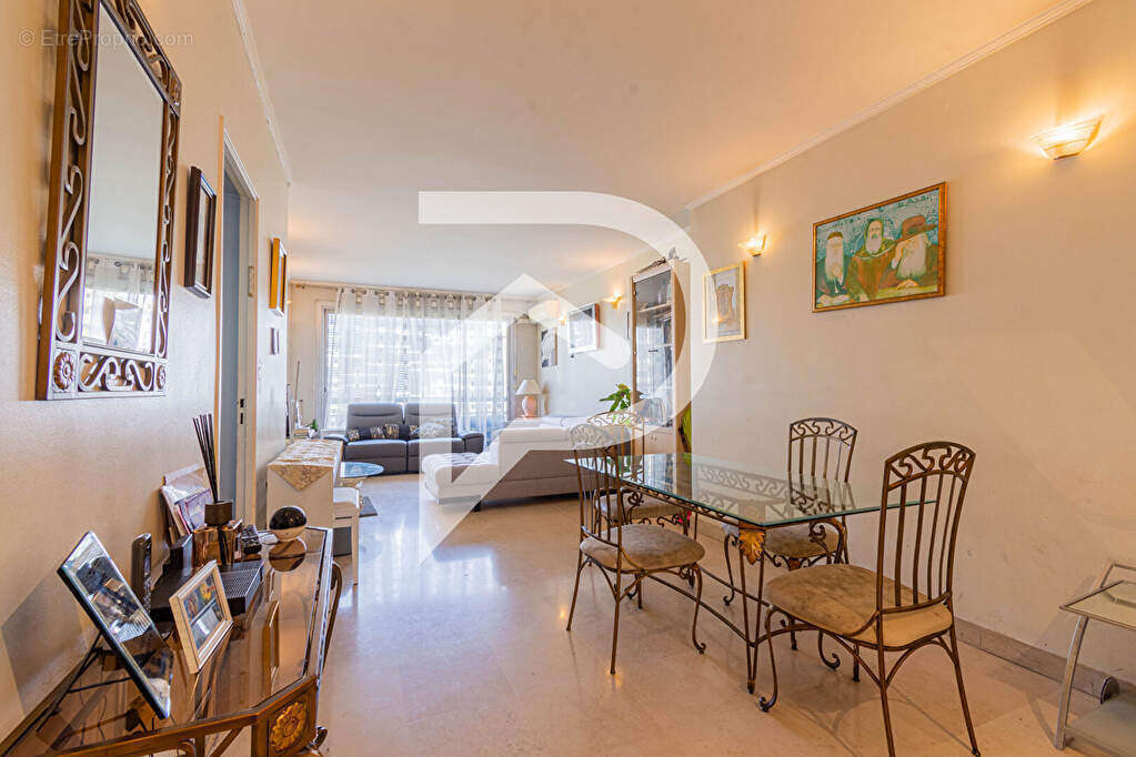 Appartement à MARSEILLE-8E