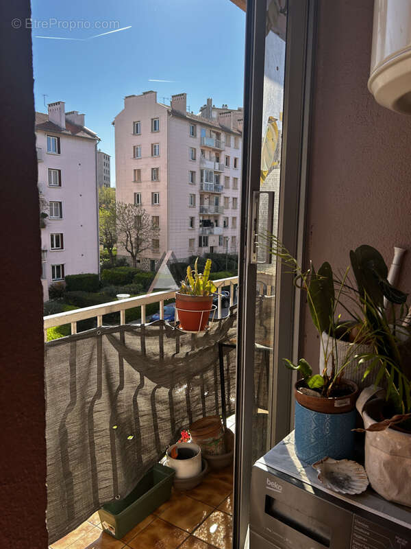 Appartement à MARSEILLE-4E